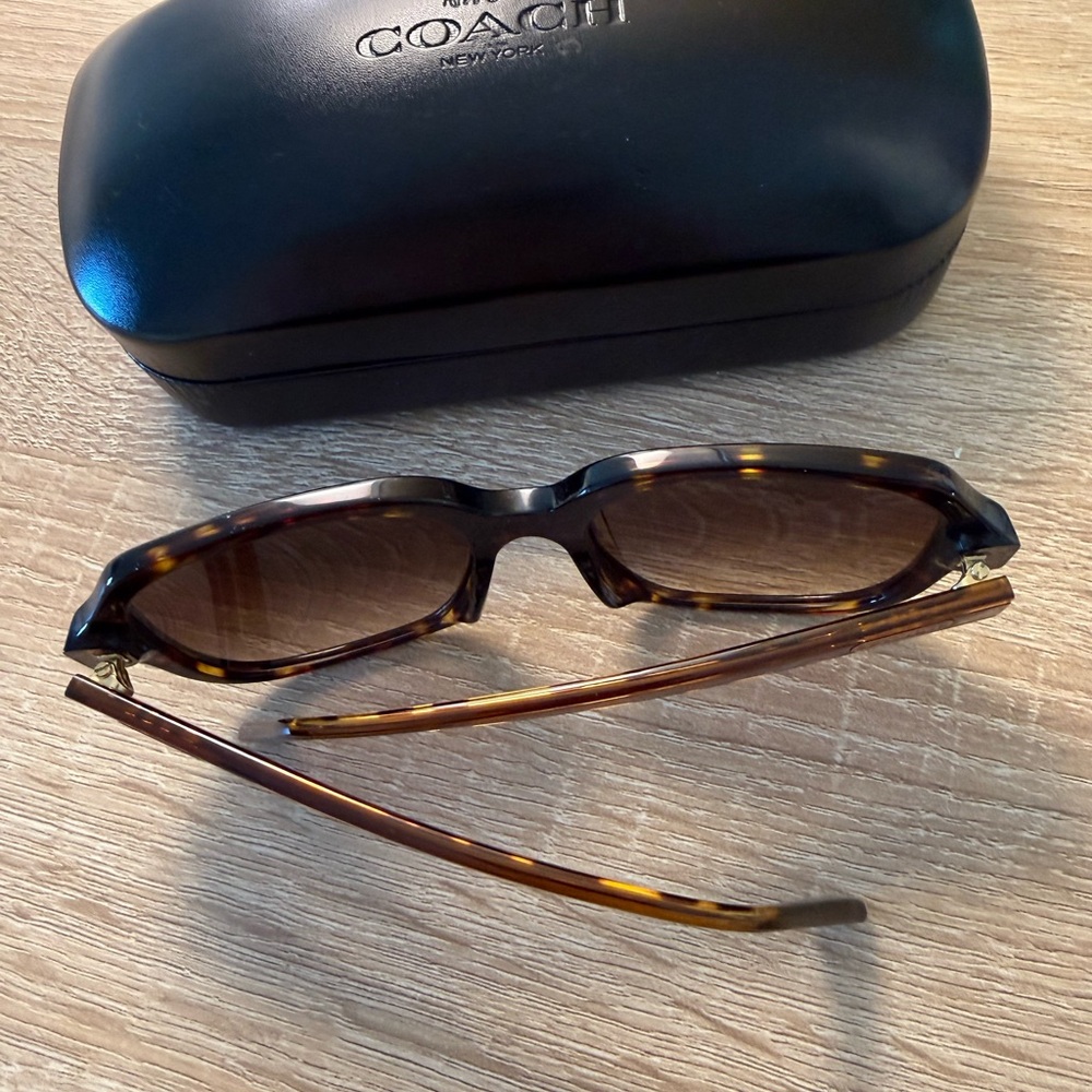 Like New Coach Women’s Tortoise Shell Sunglasses